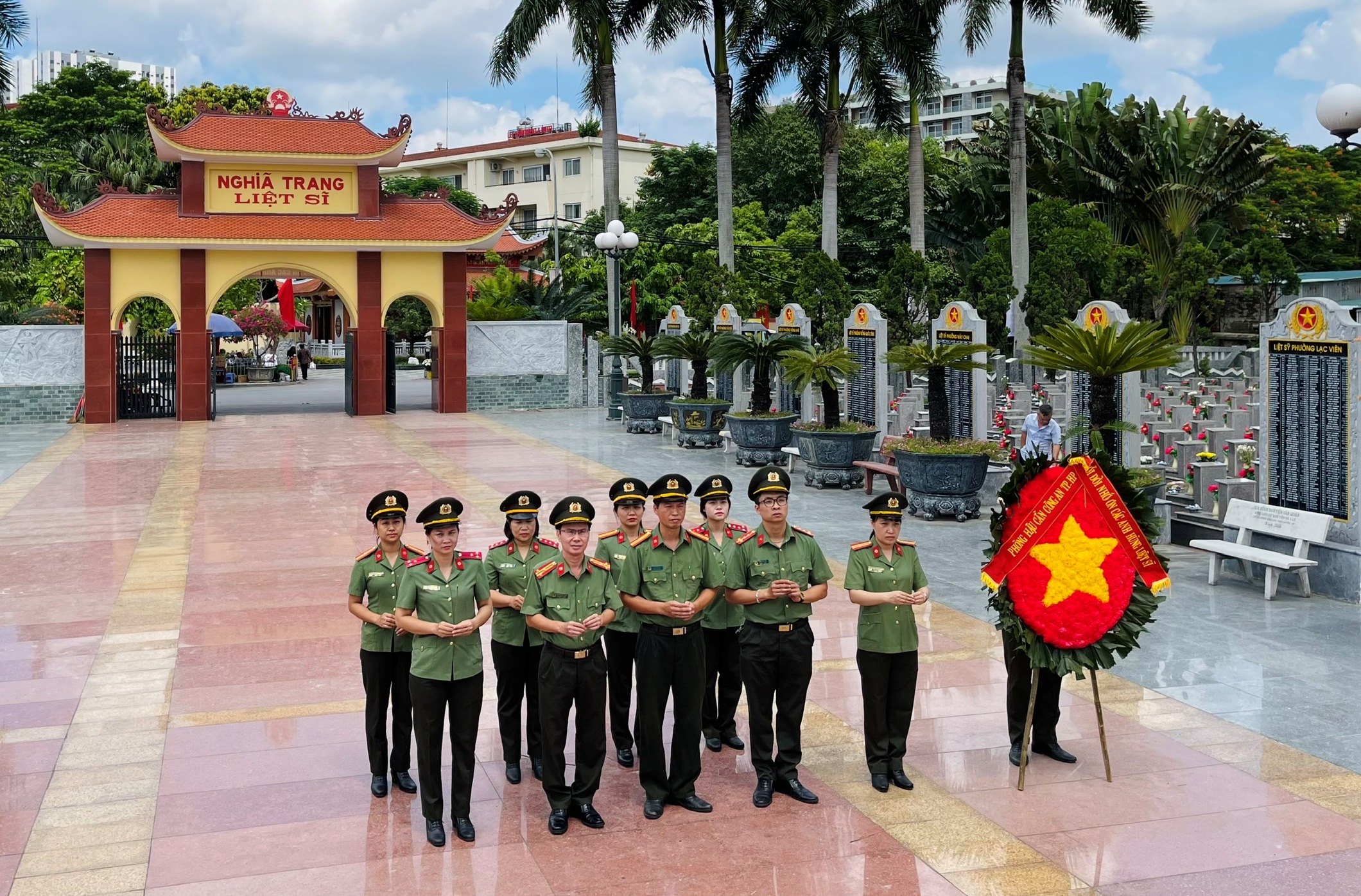 Công an các đơn vị, địa phương tổ chức các hoạt động Kỷ niệm 76 năm Ngày Thương binh Liệt sĩ